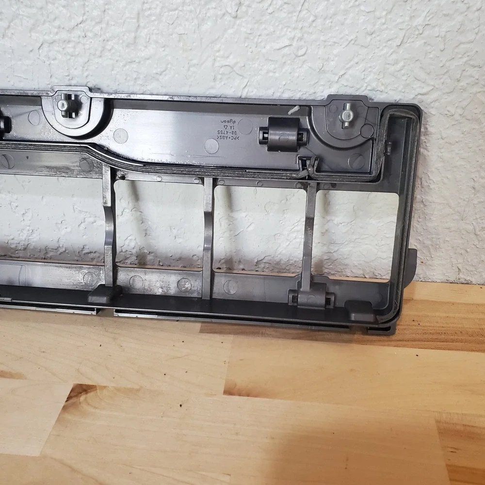 Dyson DC28 SOLEPLATE SKIDPLATE BOTTOM COVER Genuine‎ OEM Part # 915196-01
